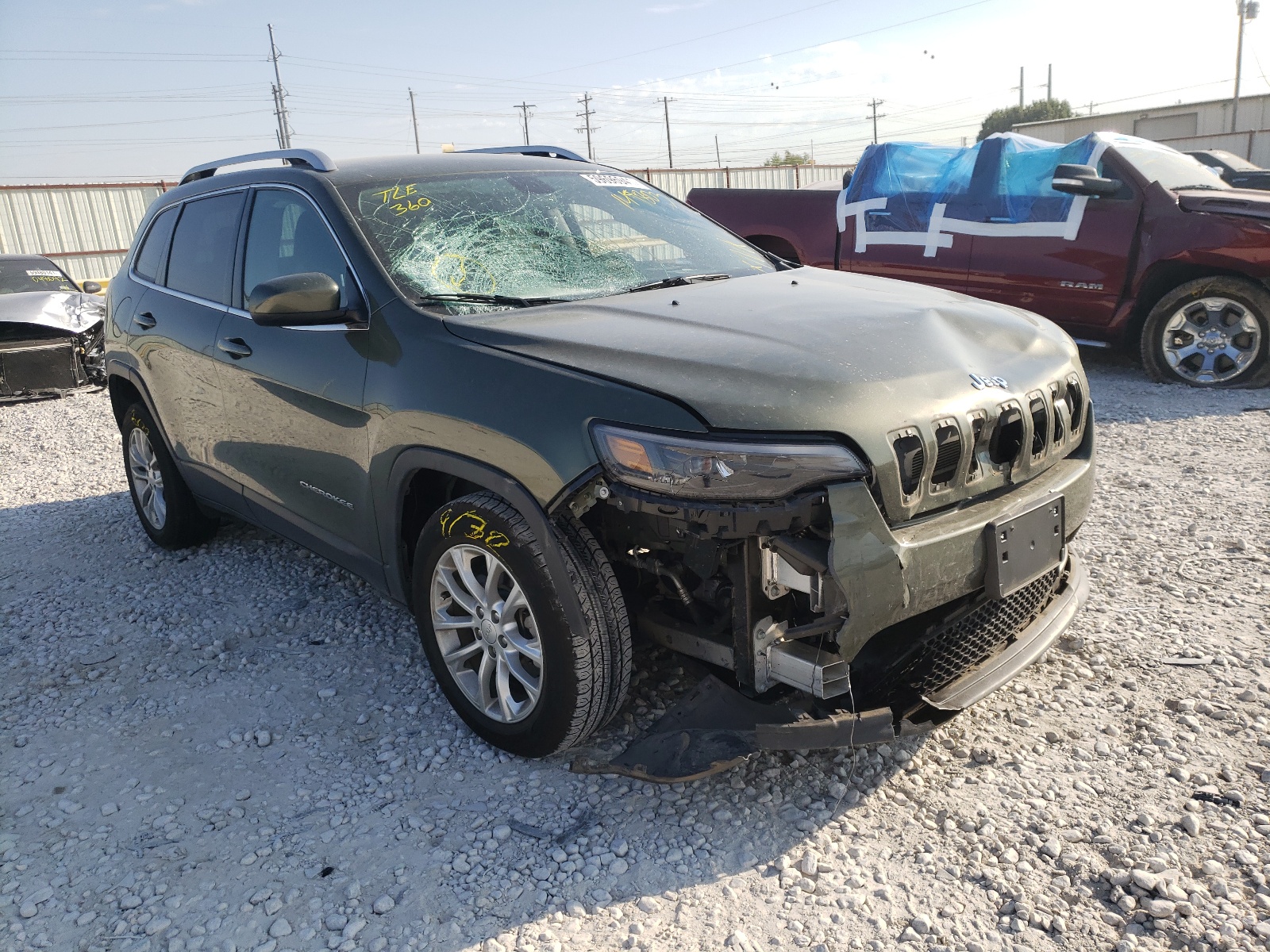 JEEP CHEROKEE L 2019 with VIN 1C4PJLCB5KD149803 - Photo from auction