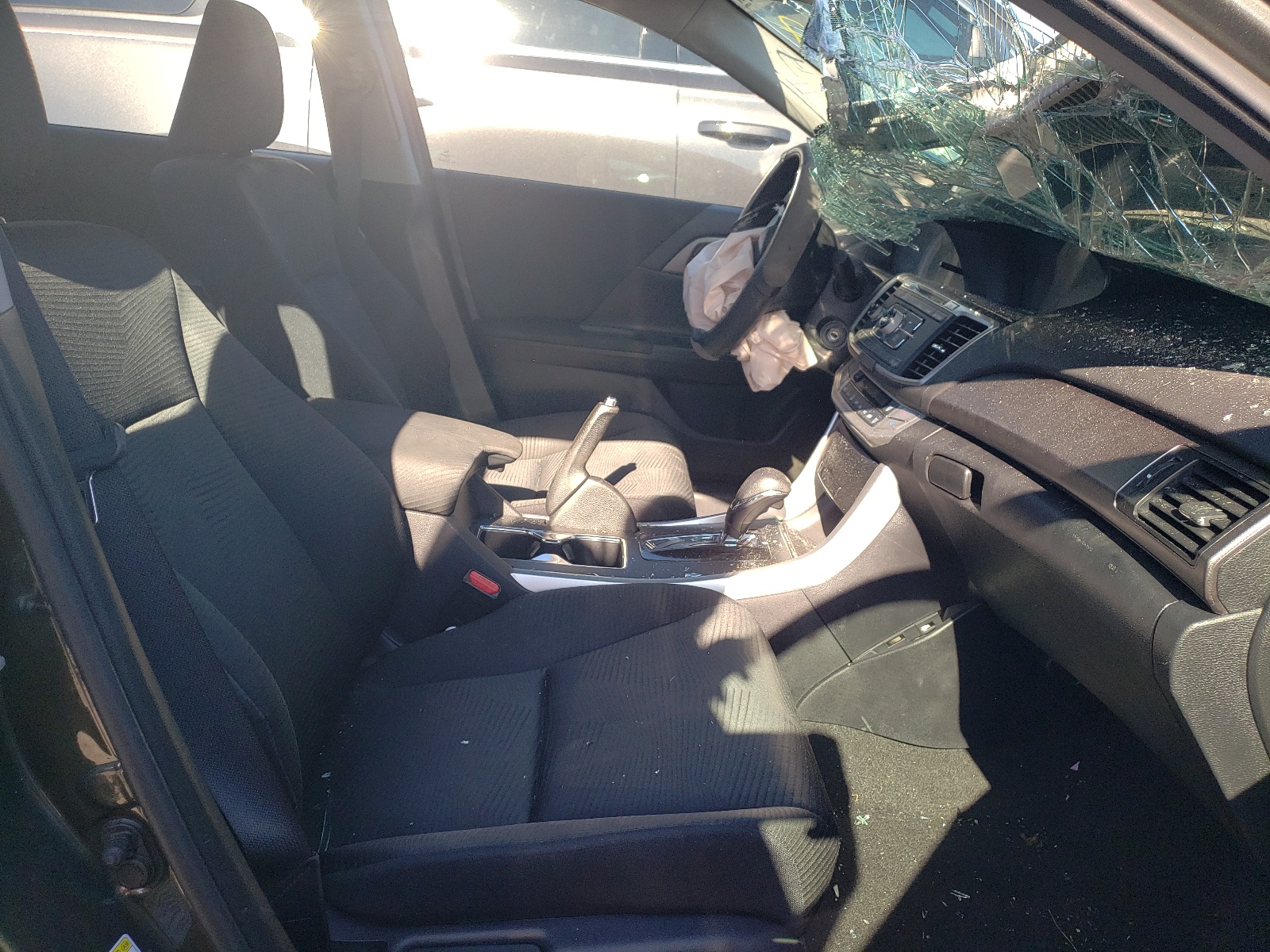 Photo 5 from auction – 2014 HONDA ACCORD LX with VIN 1HGCR2F32EA109871
