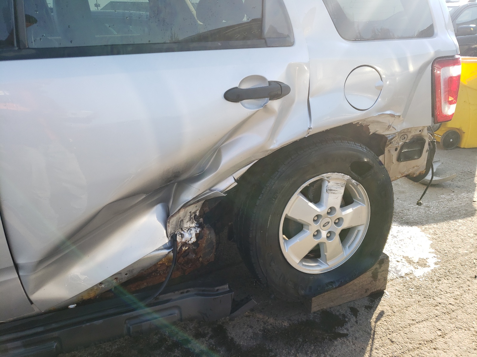 Photo 9 from auction – 2008 FORD ESCAPE XLT with VIN 1FMCU03128KB12834