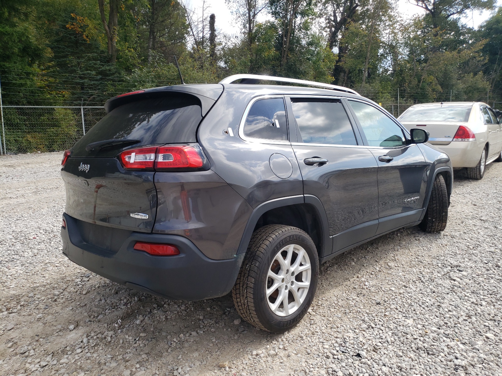 Photo 4 from auction – 2016 JEEP CHEROKEE L with VIN 1C4PJLCB1GW329548