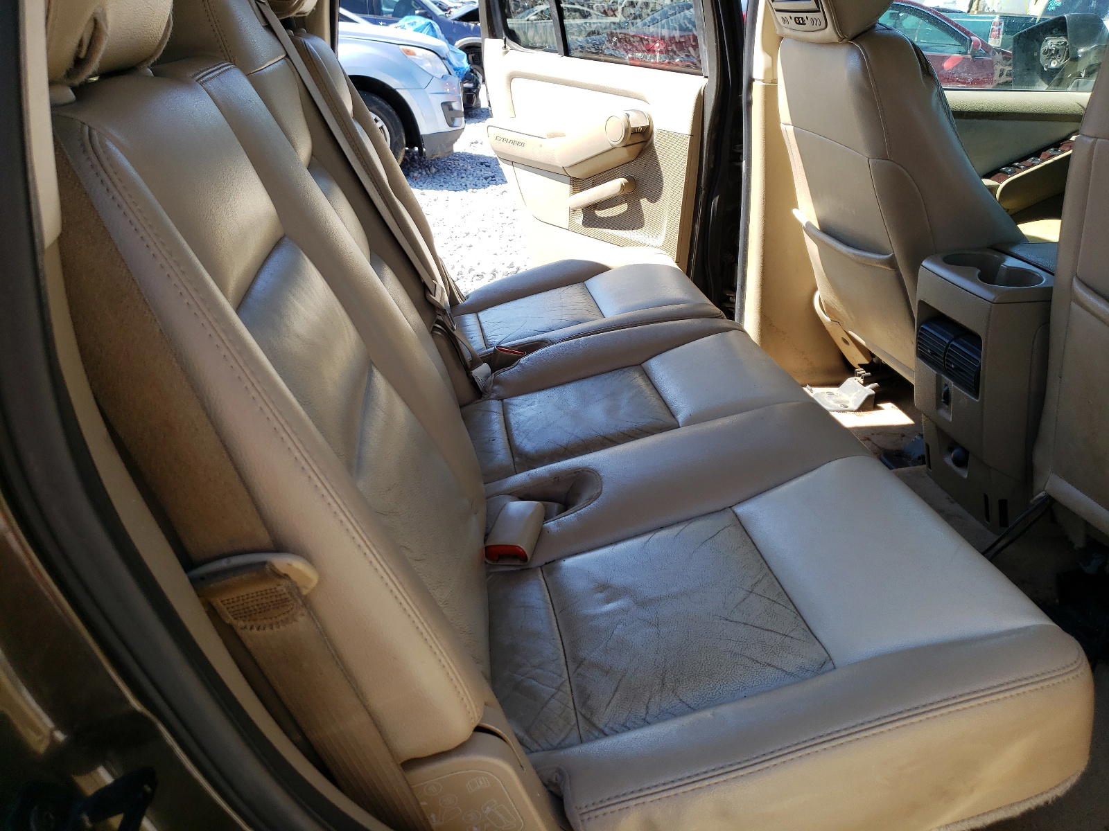 Photo 6 from auction – 2008 FORD EXPLORER L with VIN 1FMEU65E98UA99922