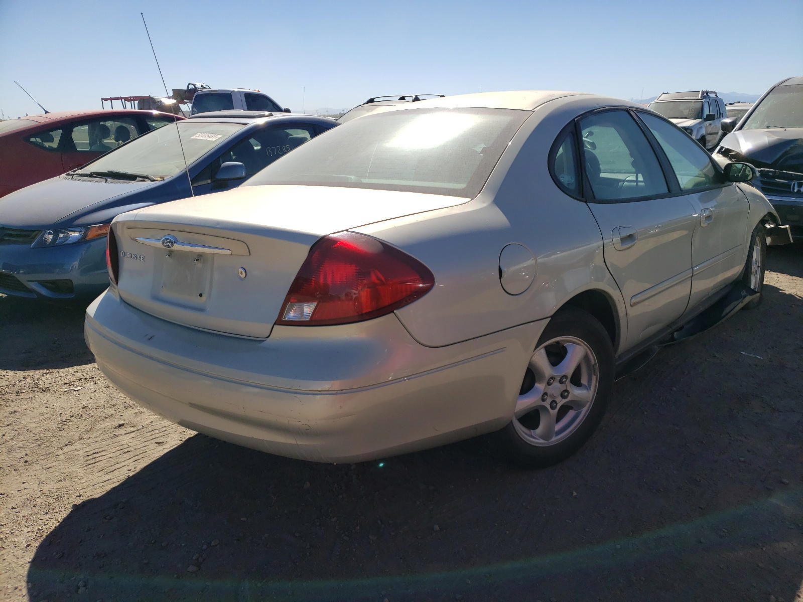 Photo 4 from auction – 2003 FORD TAURUS SE with VIN 1FAFP53283G182760