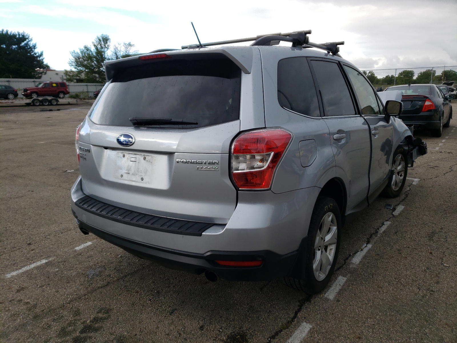 Photo 4 from auction – 2015 SUBARU FORESTER with VIN JF2SJARC1FH563157