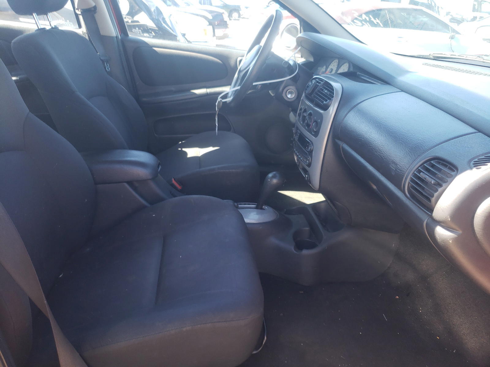 Photo 5 from auction – 2003 DODGE NEON SXT with VIN 1B3ES56C43D120400