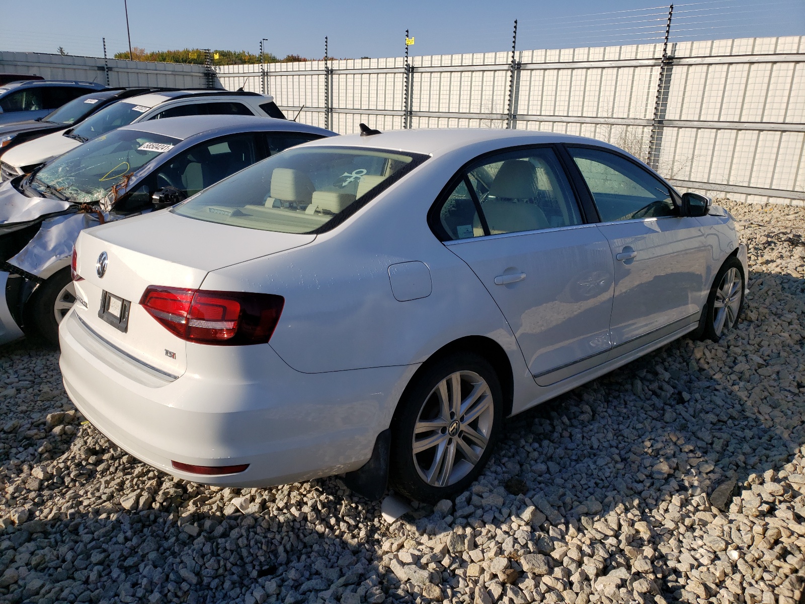 Photo 4 from auction – 2017 VOLKSWAGEN JETTA SEL with VIN 3VWL17AJ6HM333920
