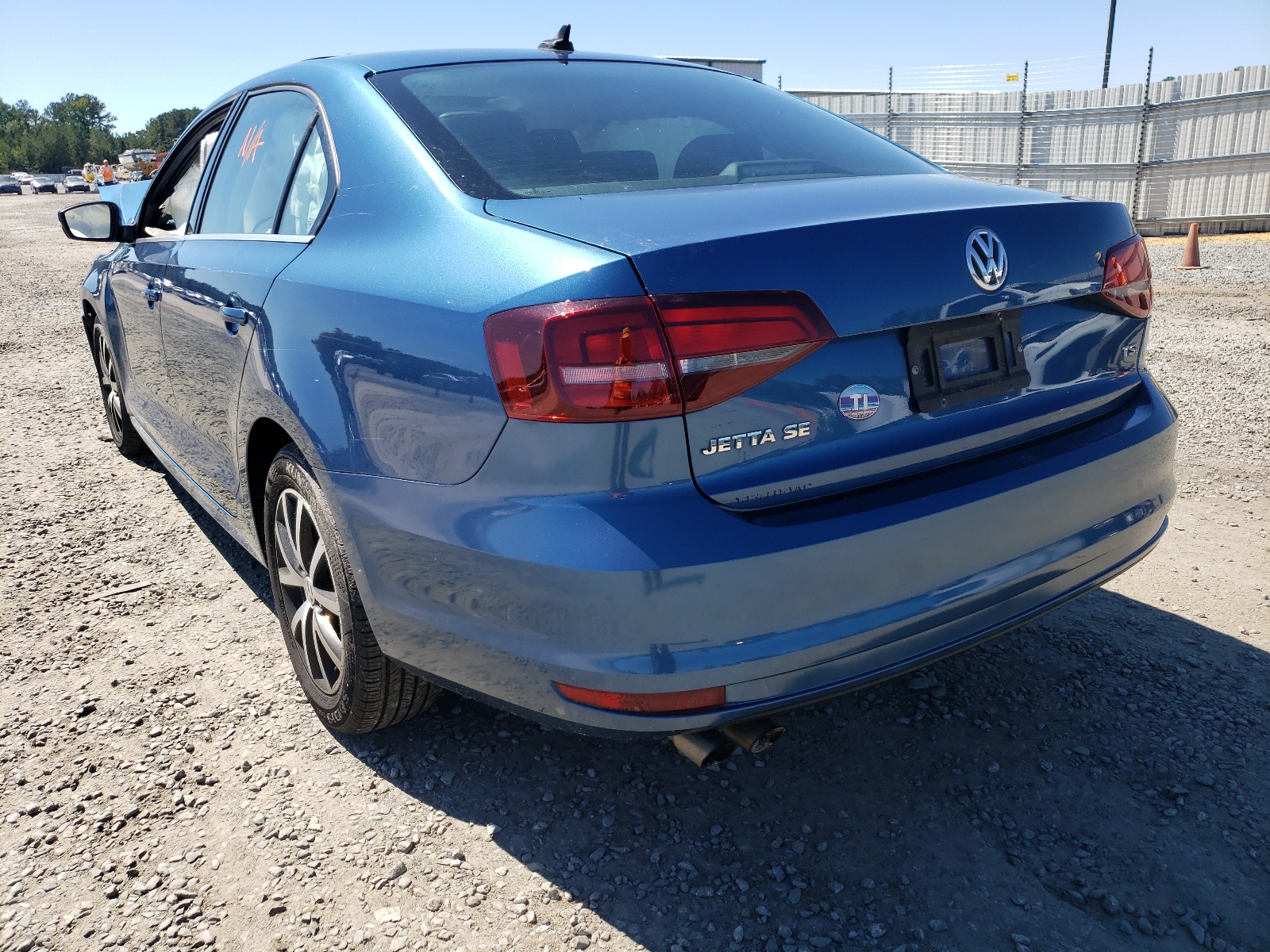 Photo 3 from auction – 2017 VOLKSWAGEN JETTA SE with VIN 3VWDB7AJ6HM403918