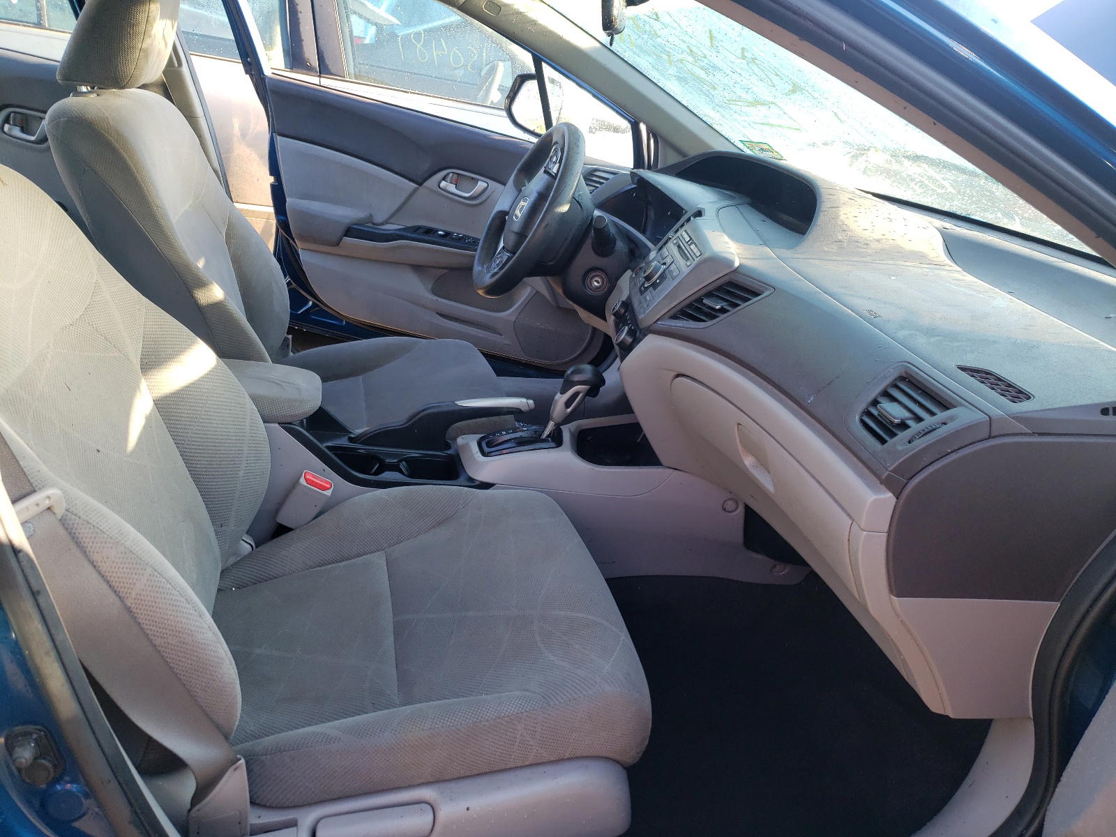 Photo 5 from auction – 2012 HONDA CIVIC LX with VIN 2HGFB2F51CH511642