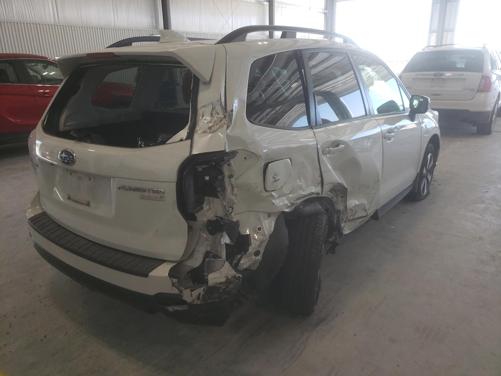 Photo 4 from auction – 2017 SUBARU FORESTER 2 with VIN JF2SJAGC0HH536411