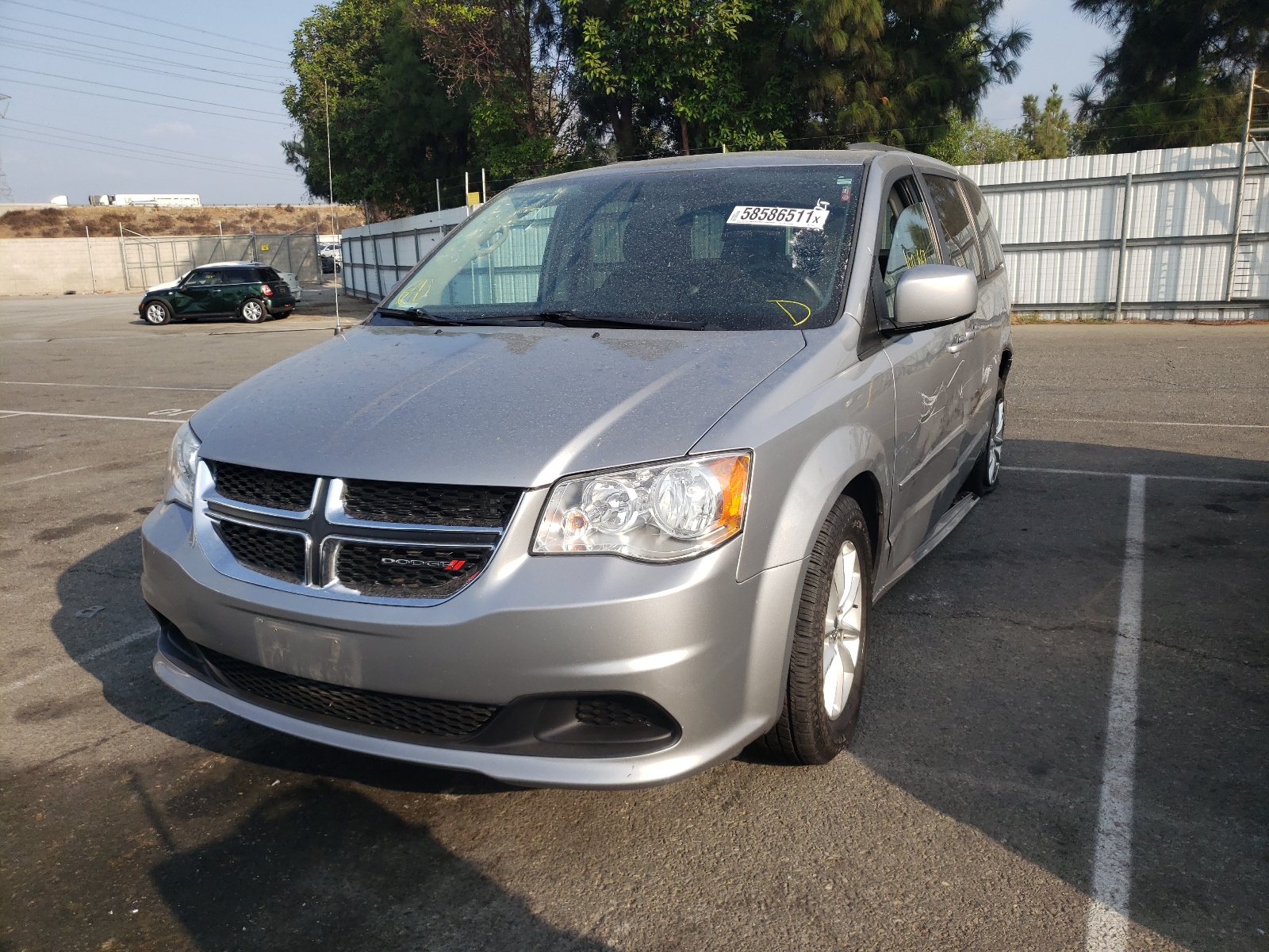 صورة رقم 2 من المزاد - 2015 DODGE GRAND CARA مع VIN 2C4RDGCG2FR745490