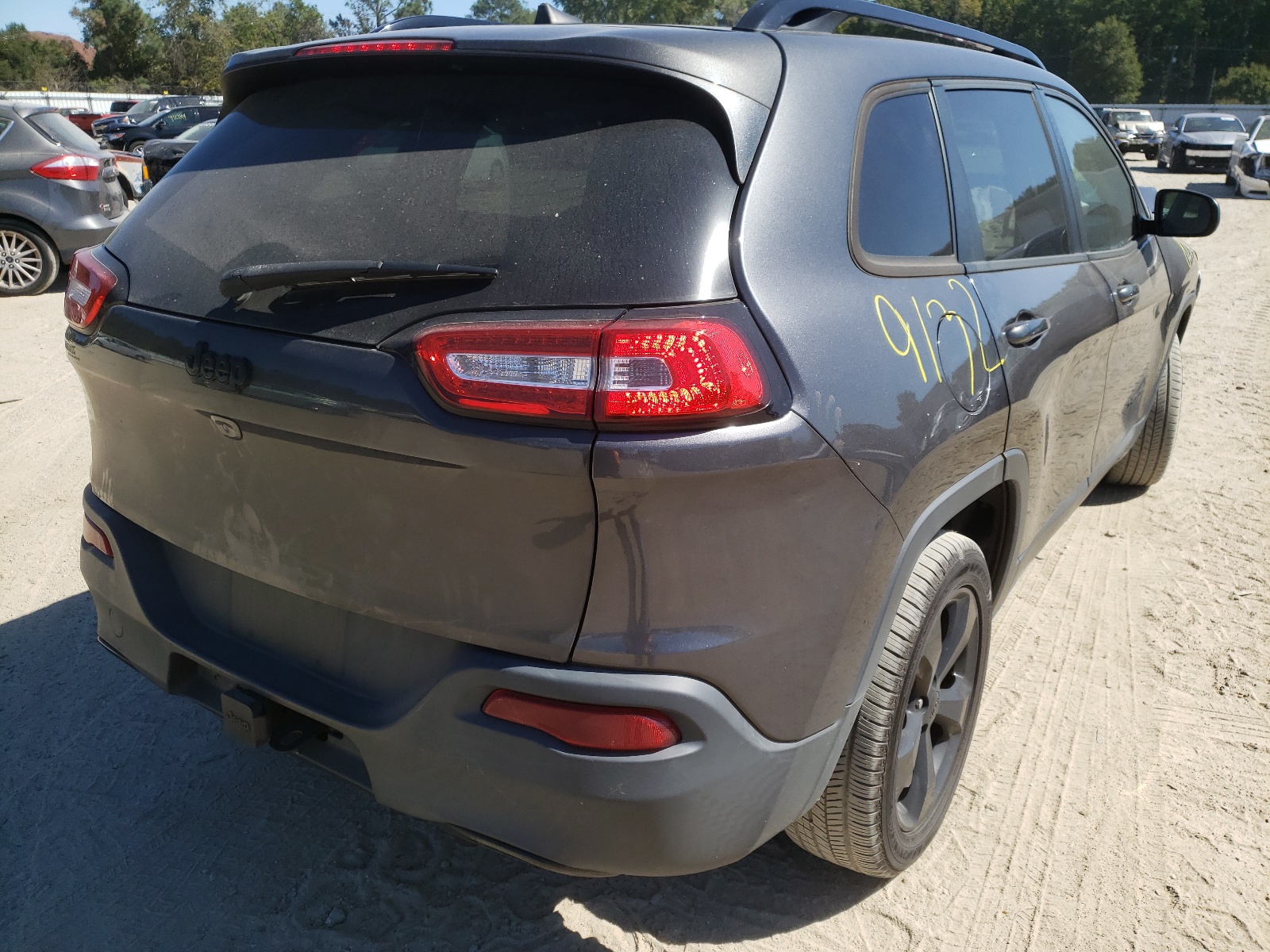 Photo 4 from auction – 2016 JEEP CHEROKEE L with VIN 1C4PJLCB0GW127543