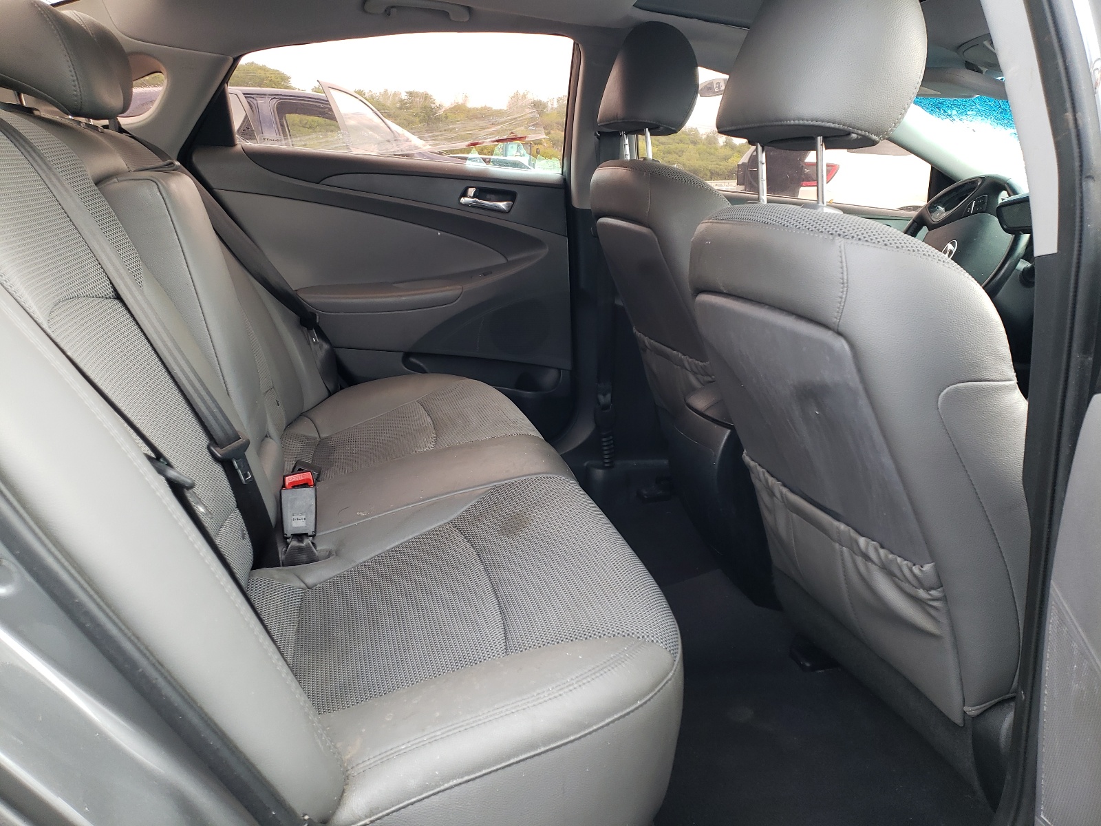 Photo 6 from auction – 2013 HYUNDAI SONATA SE with VIN 5NPEC4AC0DH678849