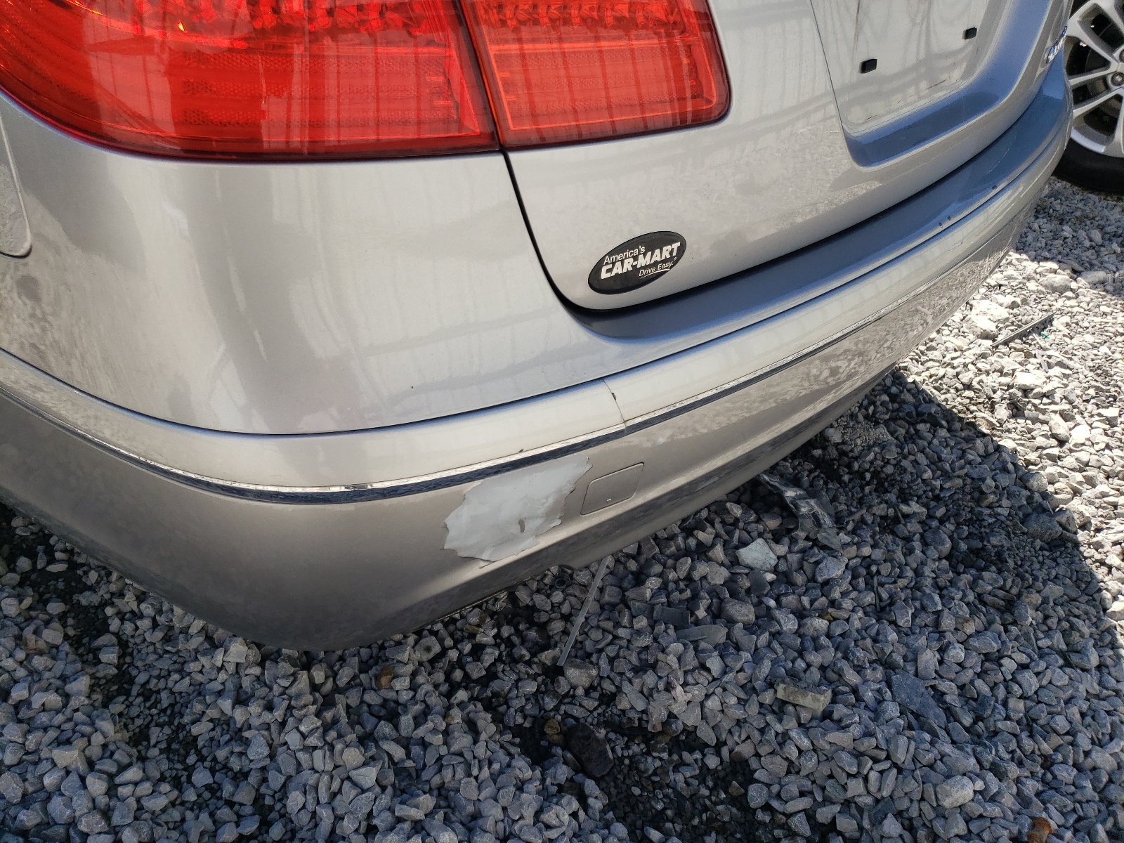 Photo 9 from auction – 2010 HYUNDAI GENESIS 3. with VIN KMHGC4DE5AU076757