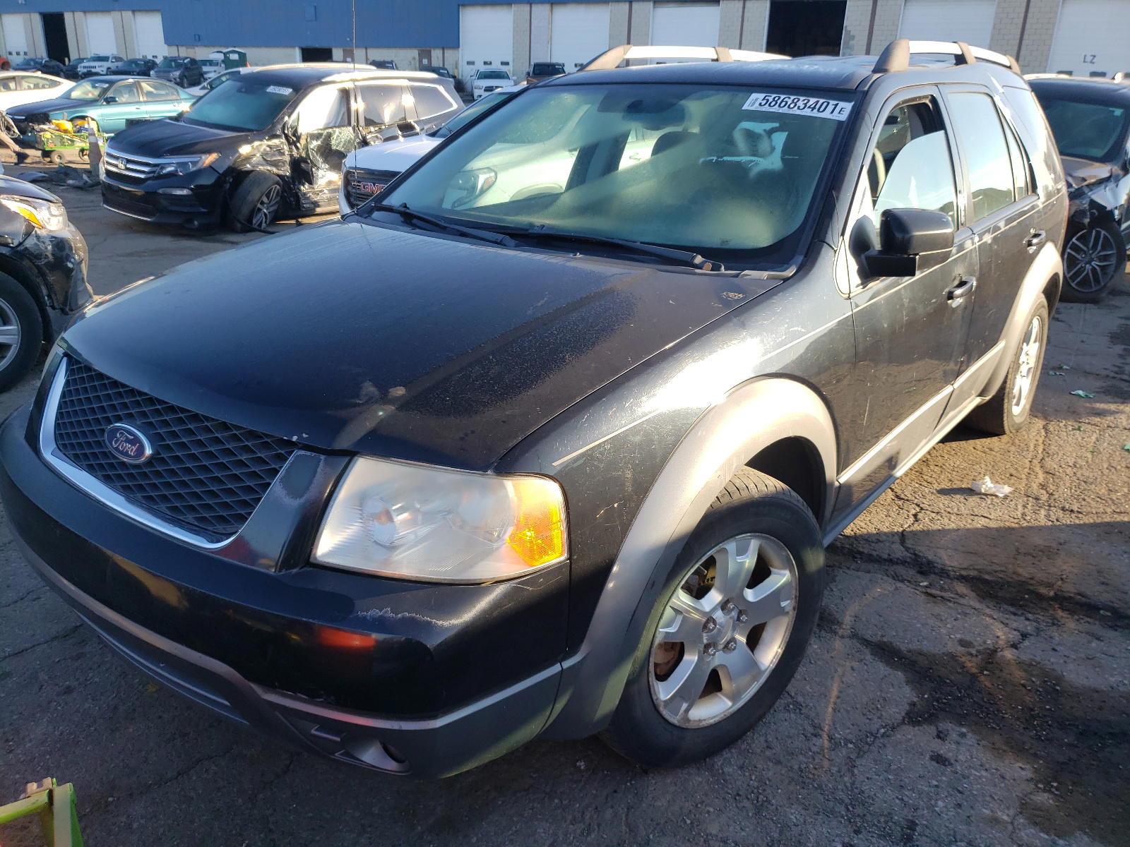 Photo 2 from auction – 2005 FORD FREESTYLE with VIN 1FMDK02155GA44197