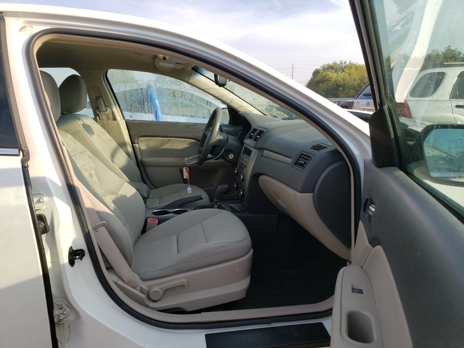 Photo 5 from auction – 2010 FORD FUSION SE with VIN 3FAHP0HA6AR293597
