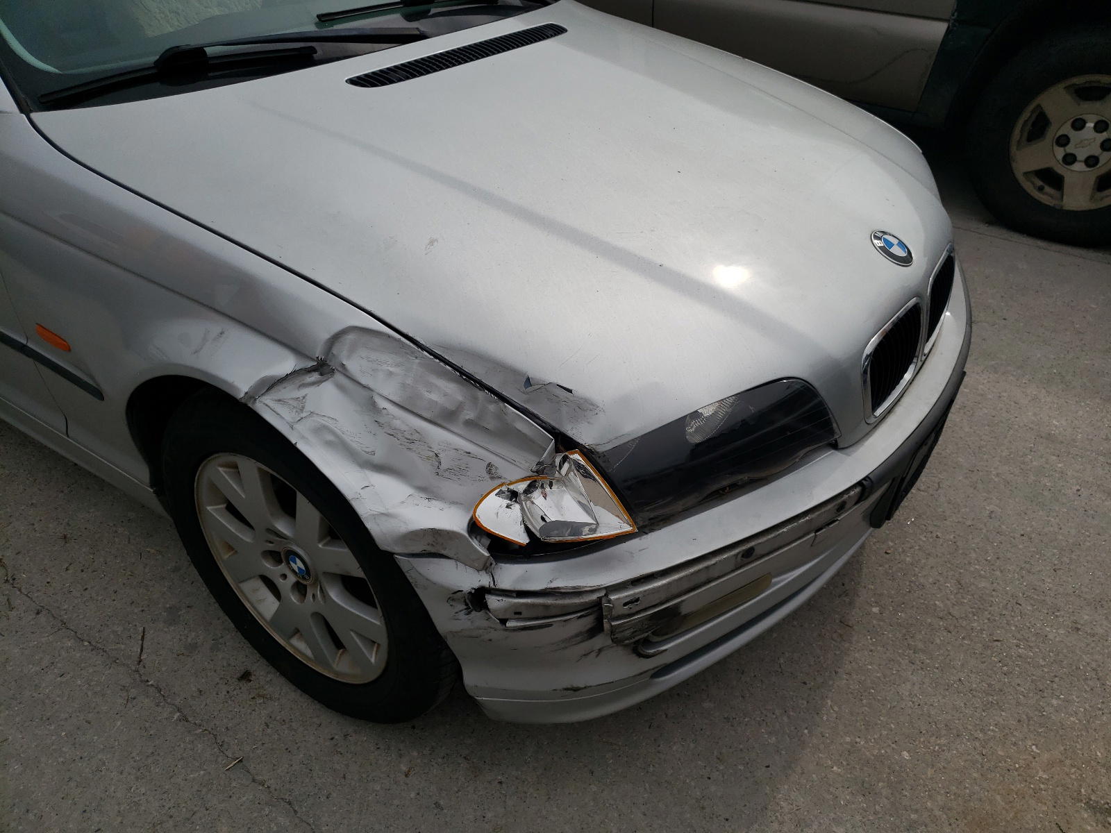 Photo 9 from auction – 2000 BMW 323 I with VIN WBAAM3342YKC72848