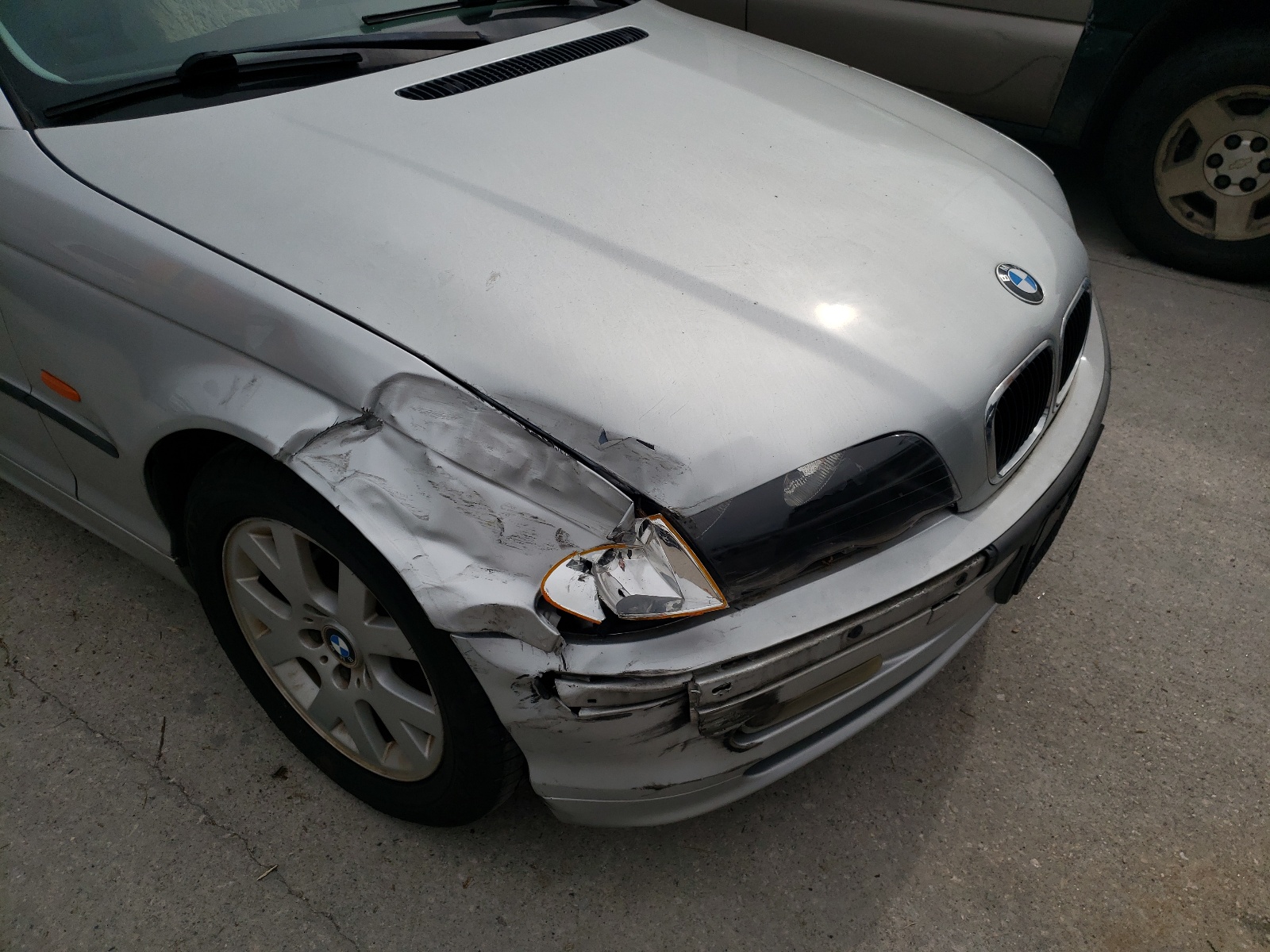 Zdjęcie 9 z aukcji – 2000 BMW 323 I z VIN WBAAM3342YKC72848