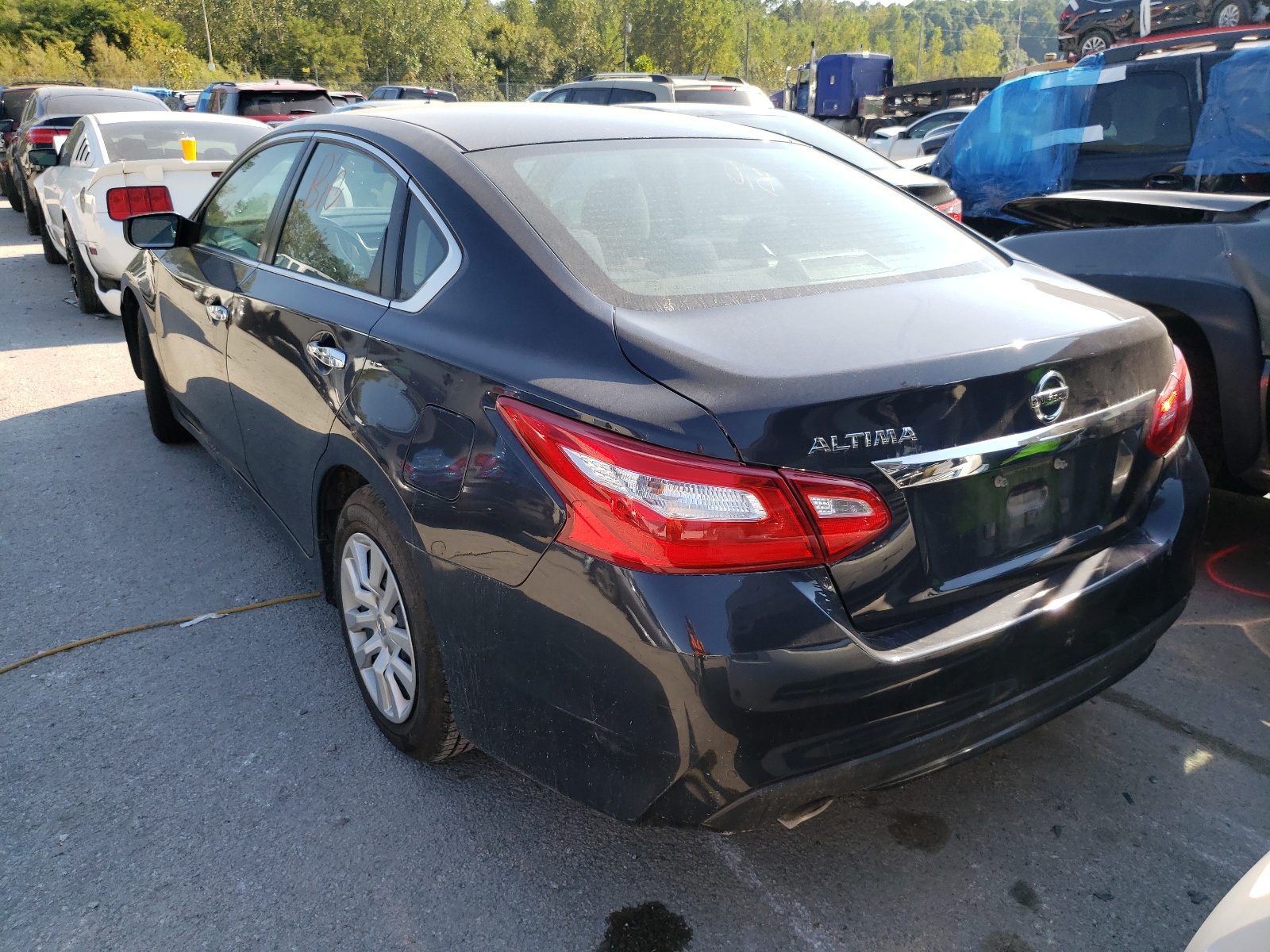 Photo 3 from auction – 2017 NISSAN ALTIMA 2.5 with VIN 1N4AL3AP2HN346189