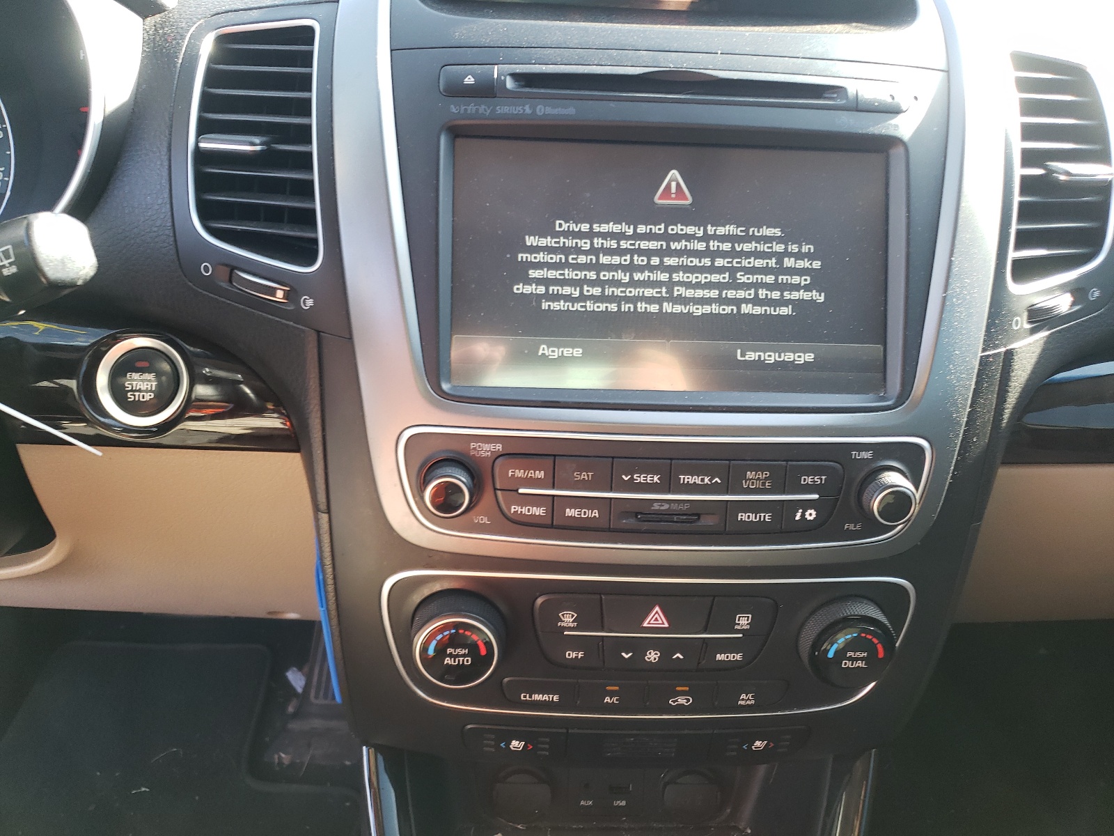 Photo 9 from auction – 2015 KIA SORENTO EX with VIN 5XYKUDA76FG653919
