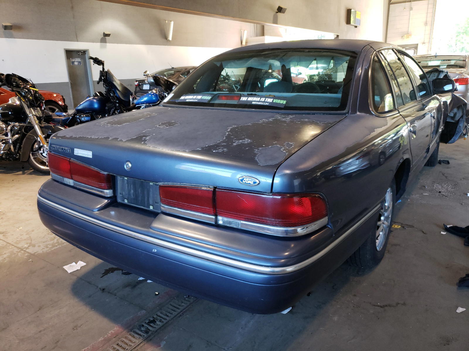 Photo 4 from auction – 1997 FORD CROWN VICT with VIN 2FALP73W8VX146226