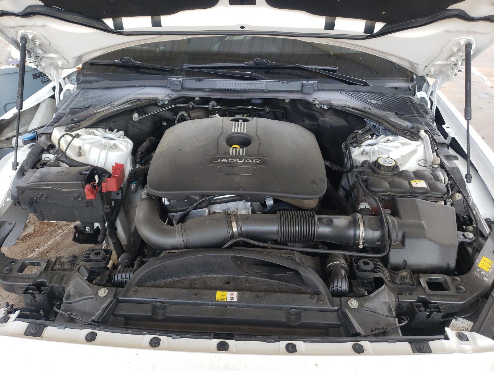 Photo 7 from auction – 2017 JAGUAR XE with VIN SAJAR4BG7HA969135