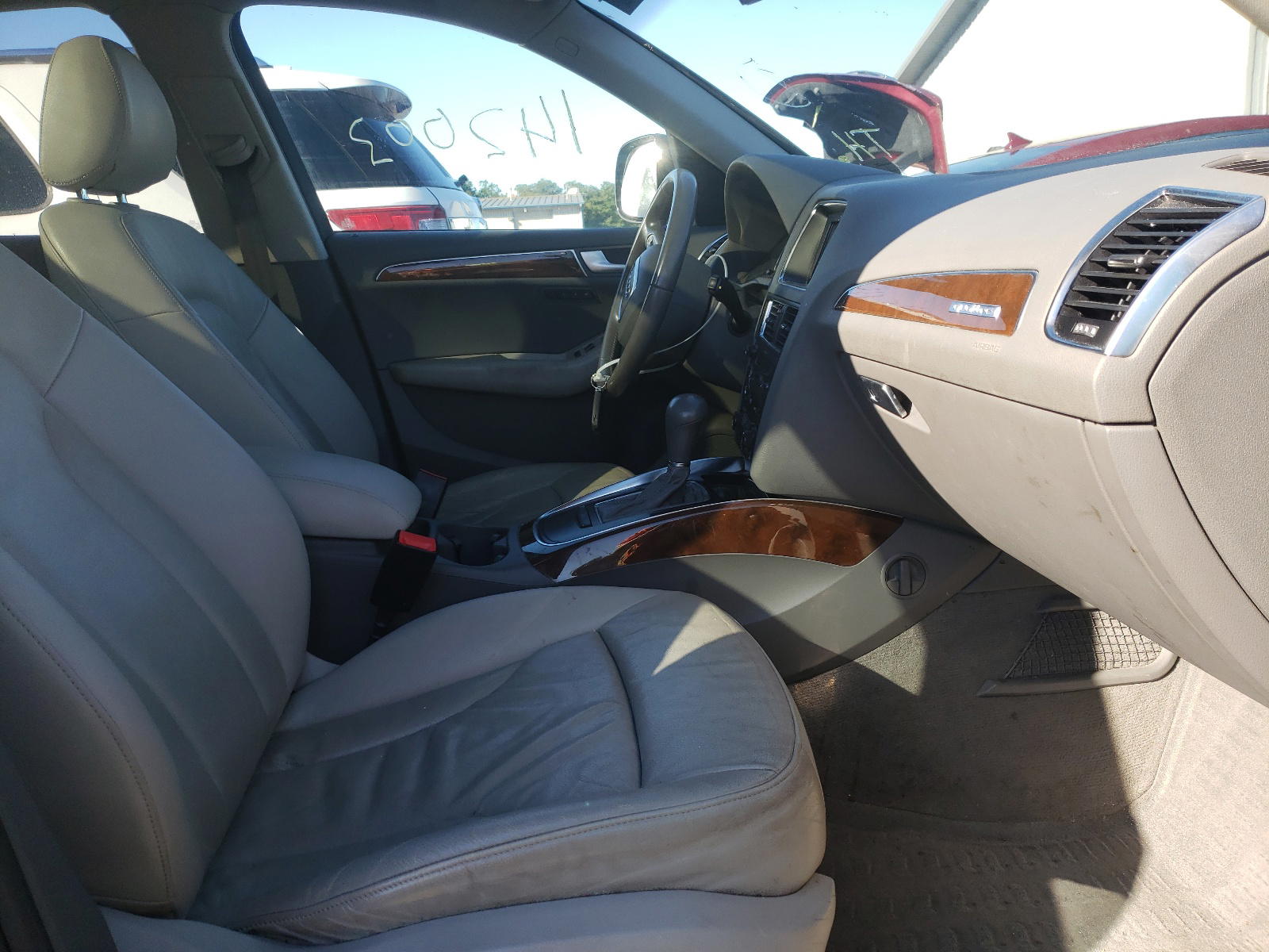 Photo 5 from auction – 2011 AUDI Q5 PREMIUM with VIN WA1LFAFP4BA028316