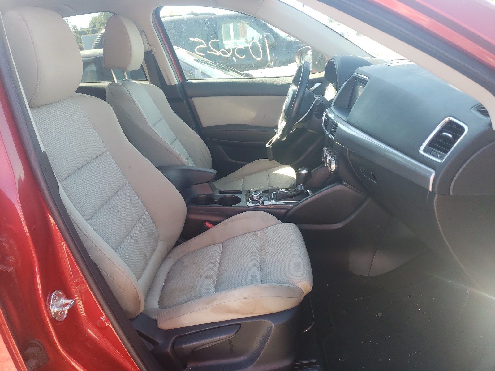 Photo 5 from auction – 2016 MAZDA CX-5 TOURI with VIN JM3KE4CYXG0661121