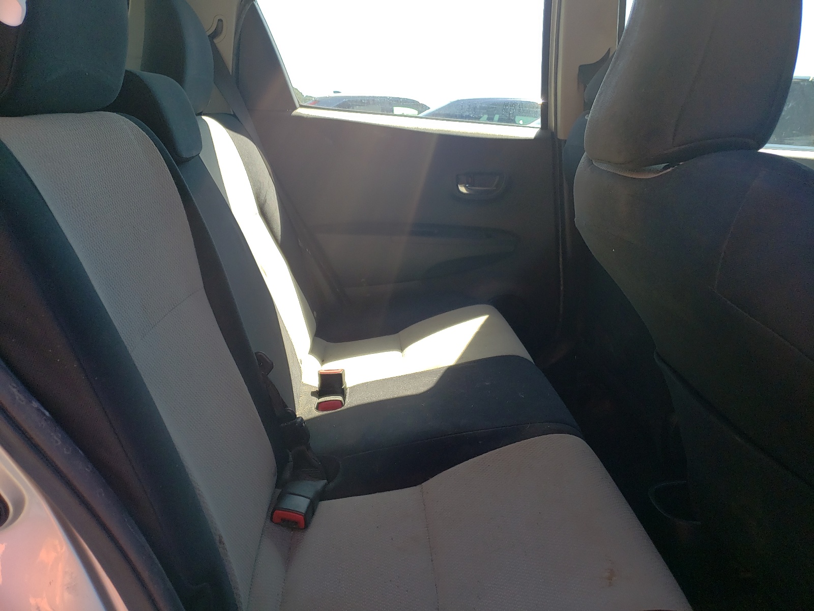 Photo 6 from auction – 2013 TOYOTA YARIS with VIN JTDKTUD37DD550287