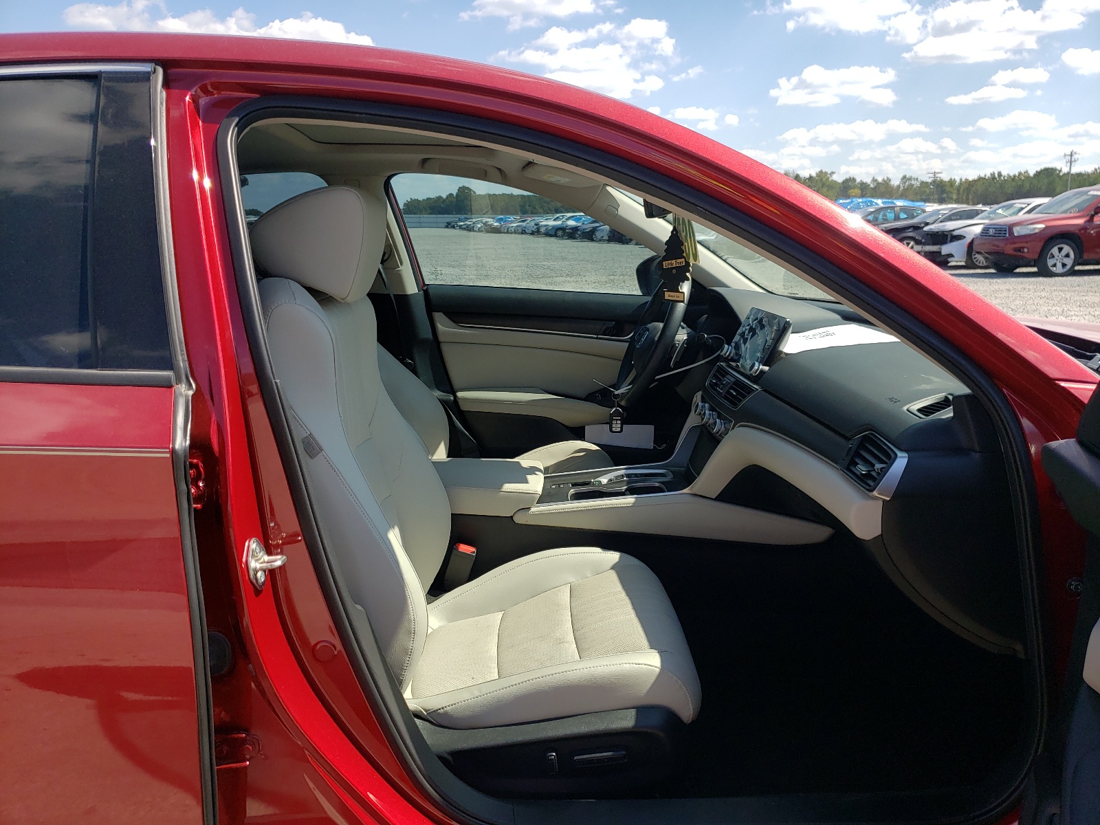 Photo 5 from auction – 2018 HONDA ACCORD EXL with VIN 1HGCV2F56JA034275