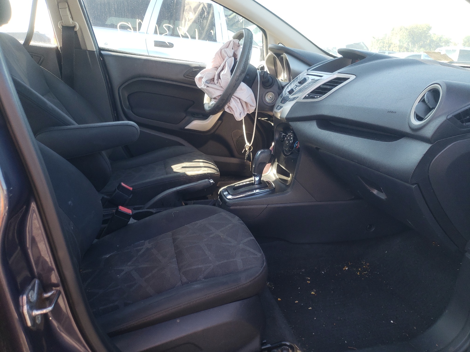 Photo 5 from auction – 2013 FORD FIESTA SE with VIN 3FADP4BJ3DM146198