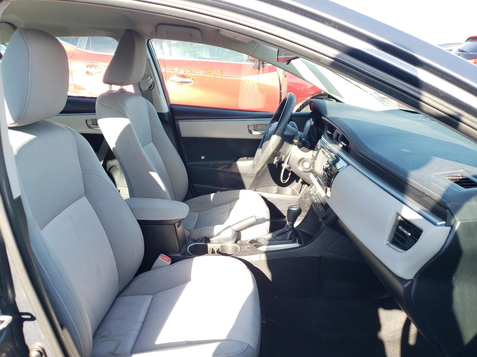Photo 5 from auction – 2014 TOYOTA COROLLA EC with VIN 5YFBPRHE6EP119189