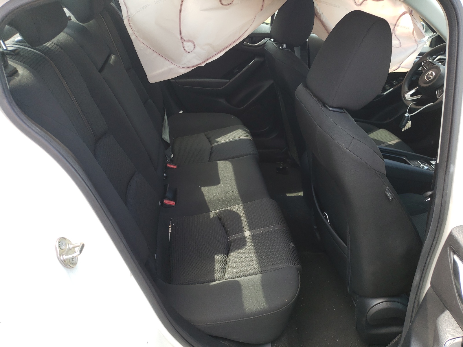 Photo 6 from auction – 2018 MAZDA 3 SPORT with VIN 3MZBN1U76JM199283