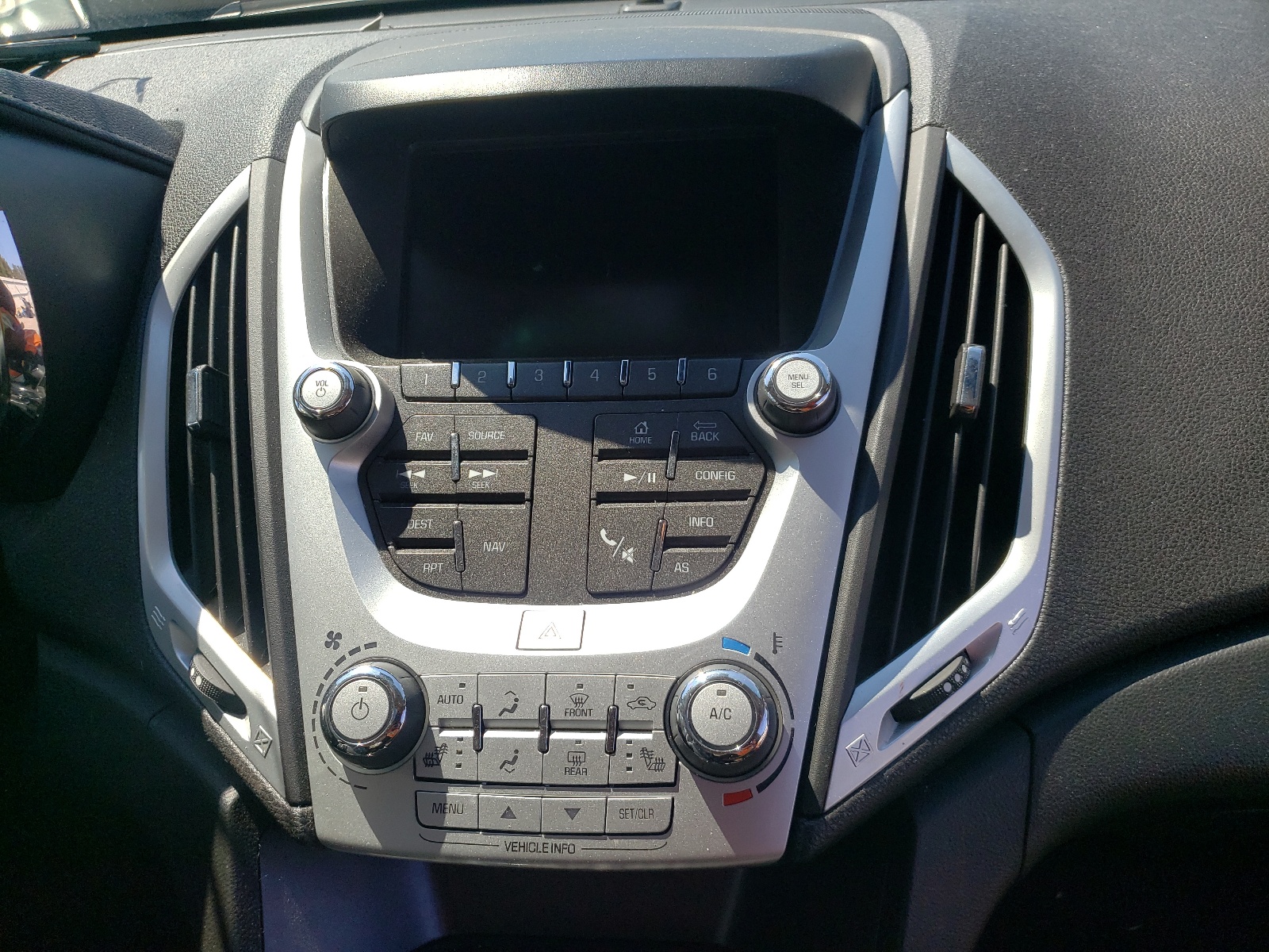 Photo 9 from auction – 2017 GMC TERRAIN SL with VIN 2GKFLUEKXH6218926