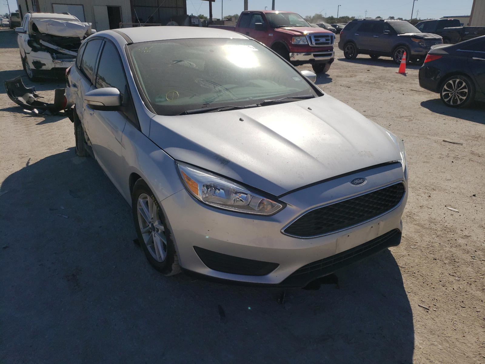 FORD FOCUS SE 2015 with VIN 1FADP3K25FL234967 - Photo from auction