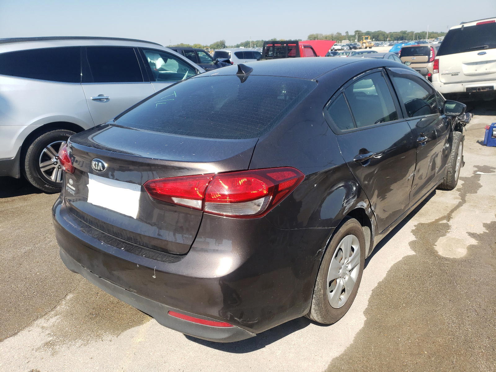 Photo 4 from auction – 2017 KIA FORTE LX with VIN 3KPFK4A79HE068940