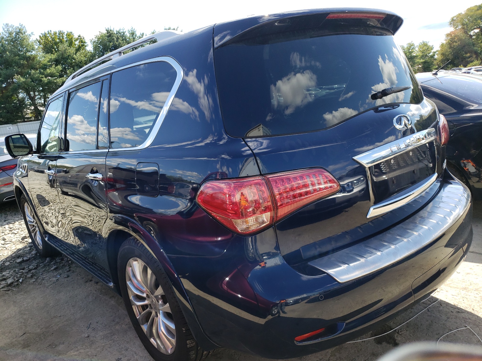 Photo 3 from auction – 2015 INFINITI QX80 with VIN JN8AZ2NC9F9370381