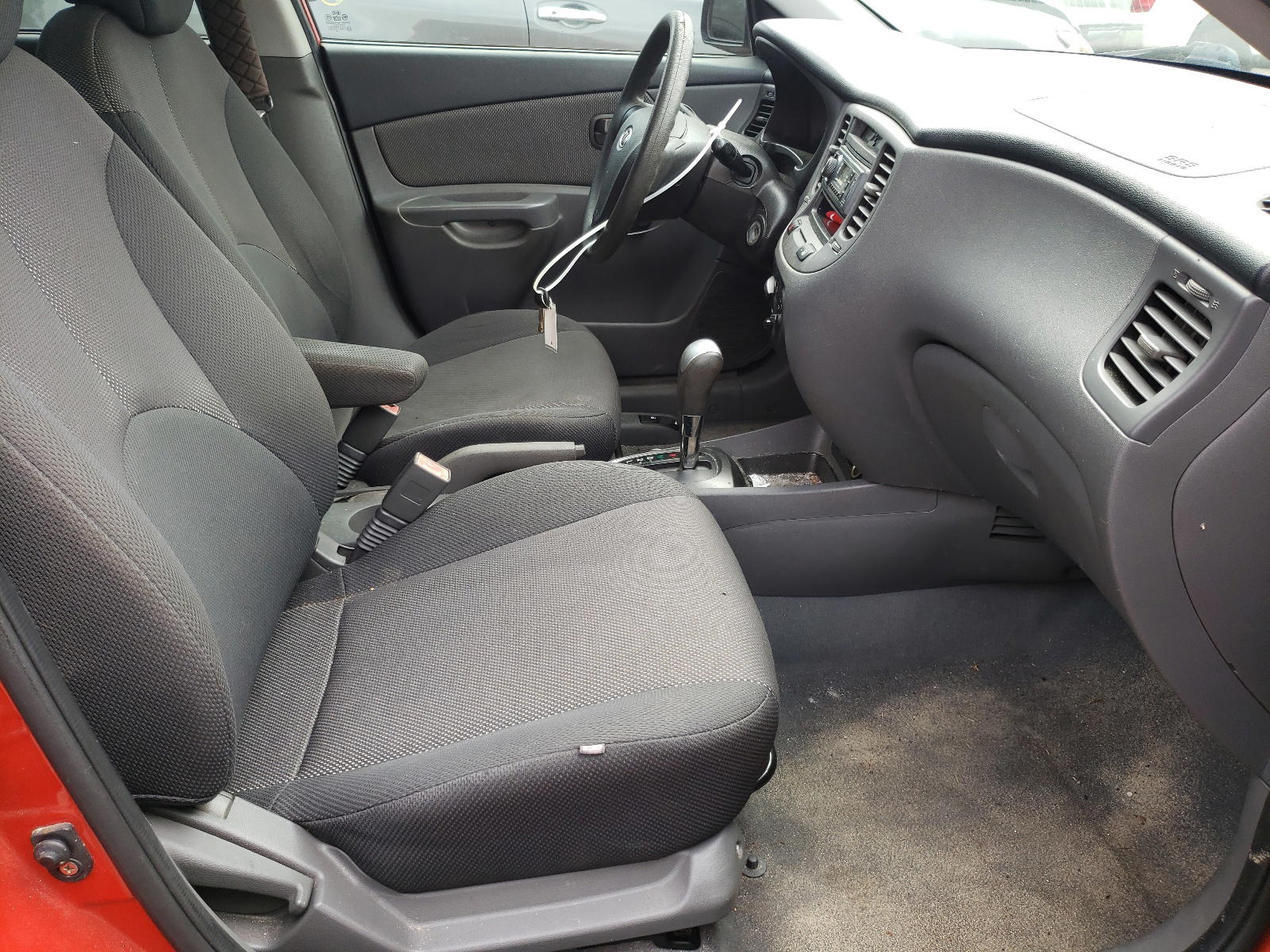 Photo 5 from auction – 2007 KIA RIO BASE with VIN KNADE123076225877