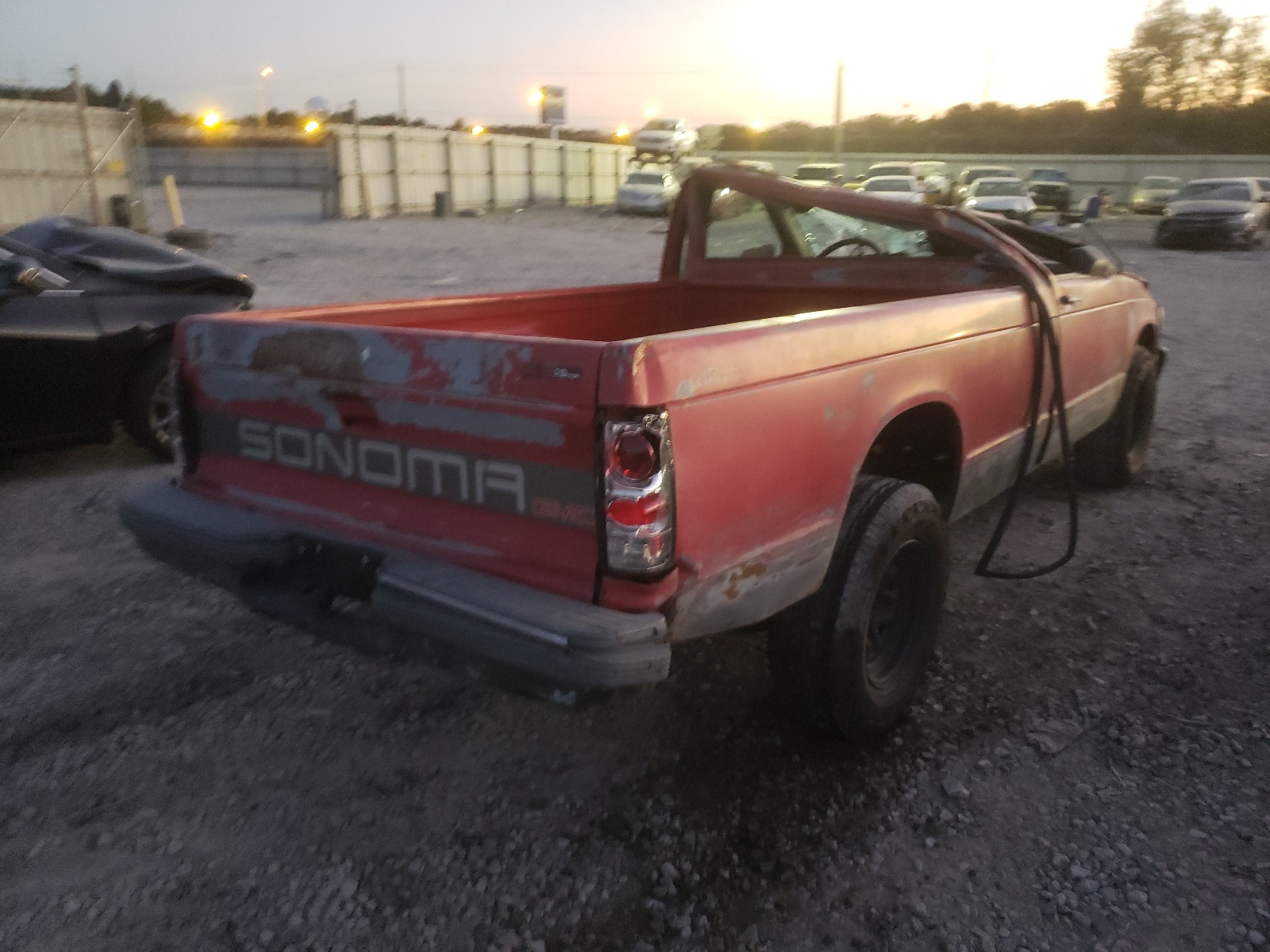 Photo 4 from auction – 1991 GMC SONOMA with VIN 1GTCS14Z7M2527081