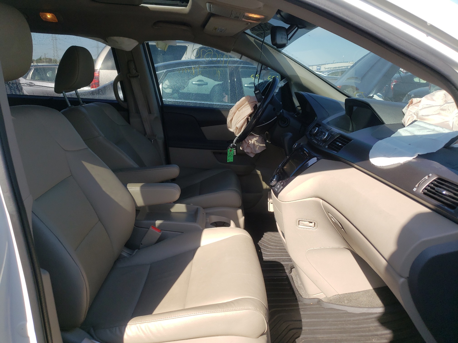 Photo 5 from auction – 2016 HONDA ODYSSEY EX with VIN 5FNRL5H66GB040387