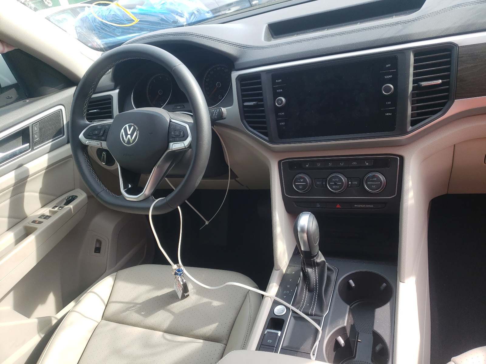 Photo 9 from auction – 2021 VOLKSWAGEN ATLAS SE with VIN 1V2JR2CA1MC592425
