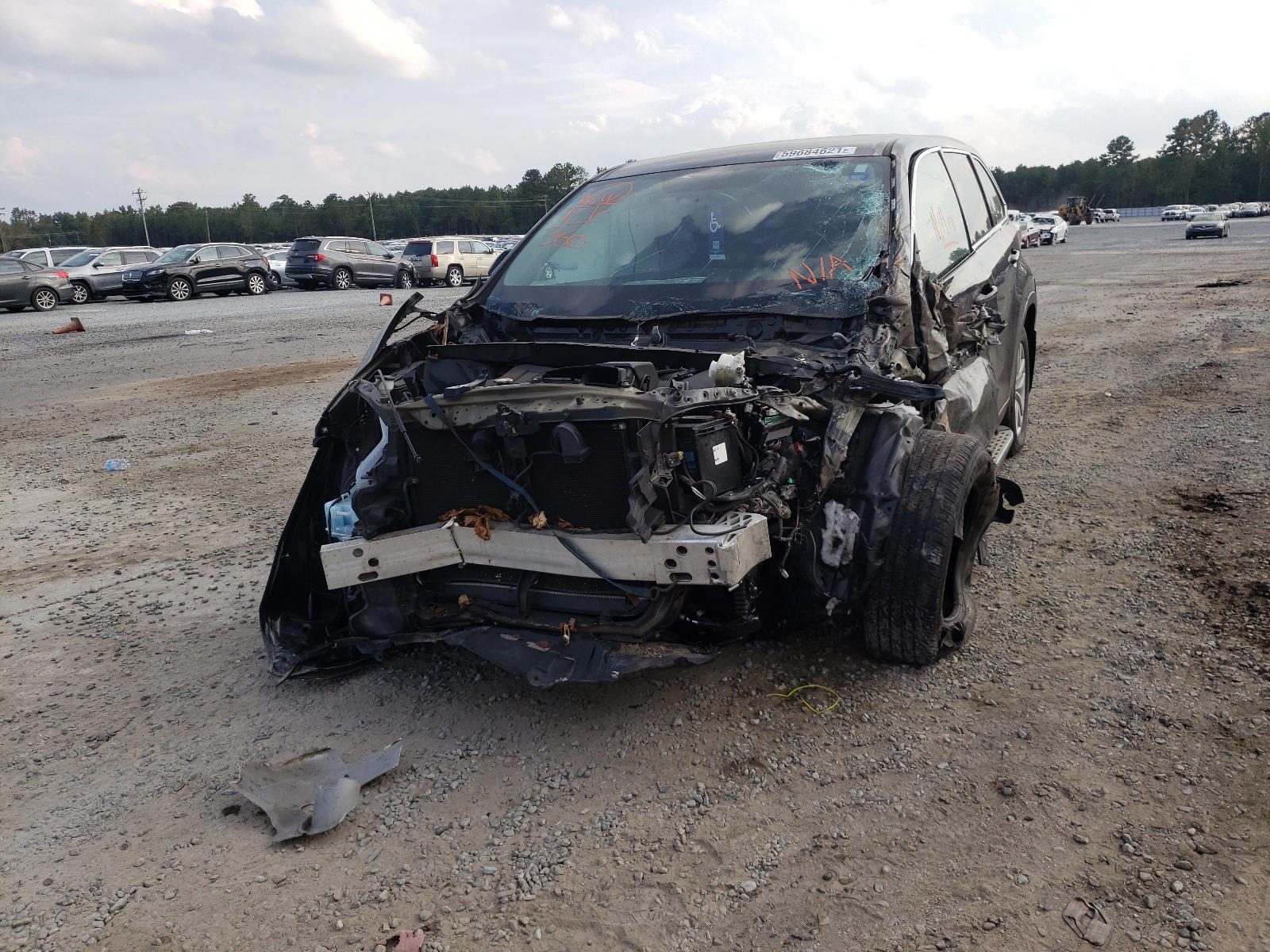 Photo 2 from auction – 2016 TOYOTA HIGHLANDER with VIN 5TDBKRFH6GS282799