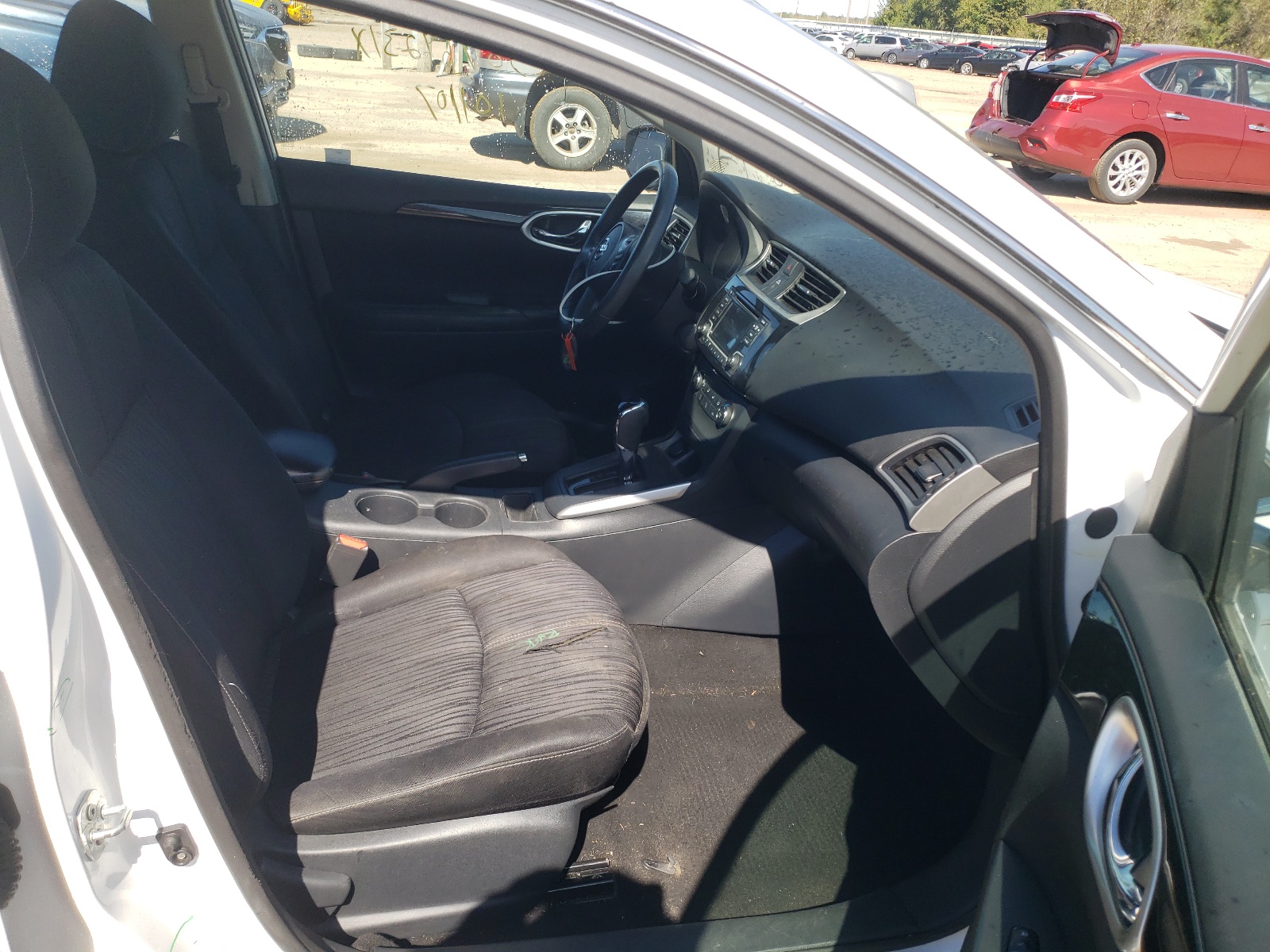 Photo 5 from auction – 2016 NISSAN SENTRA S with VIN 3N1AB7AP4GL679063