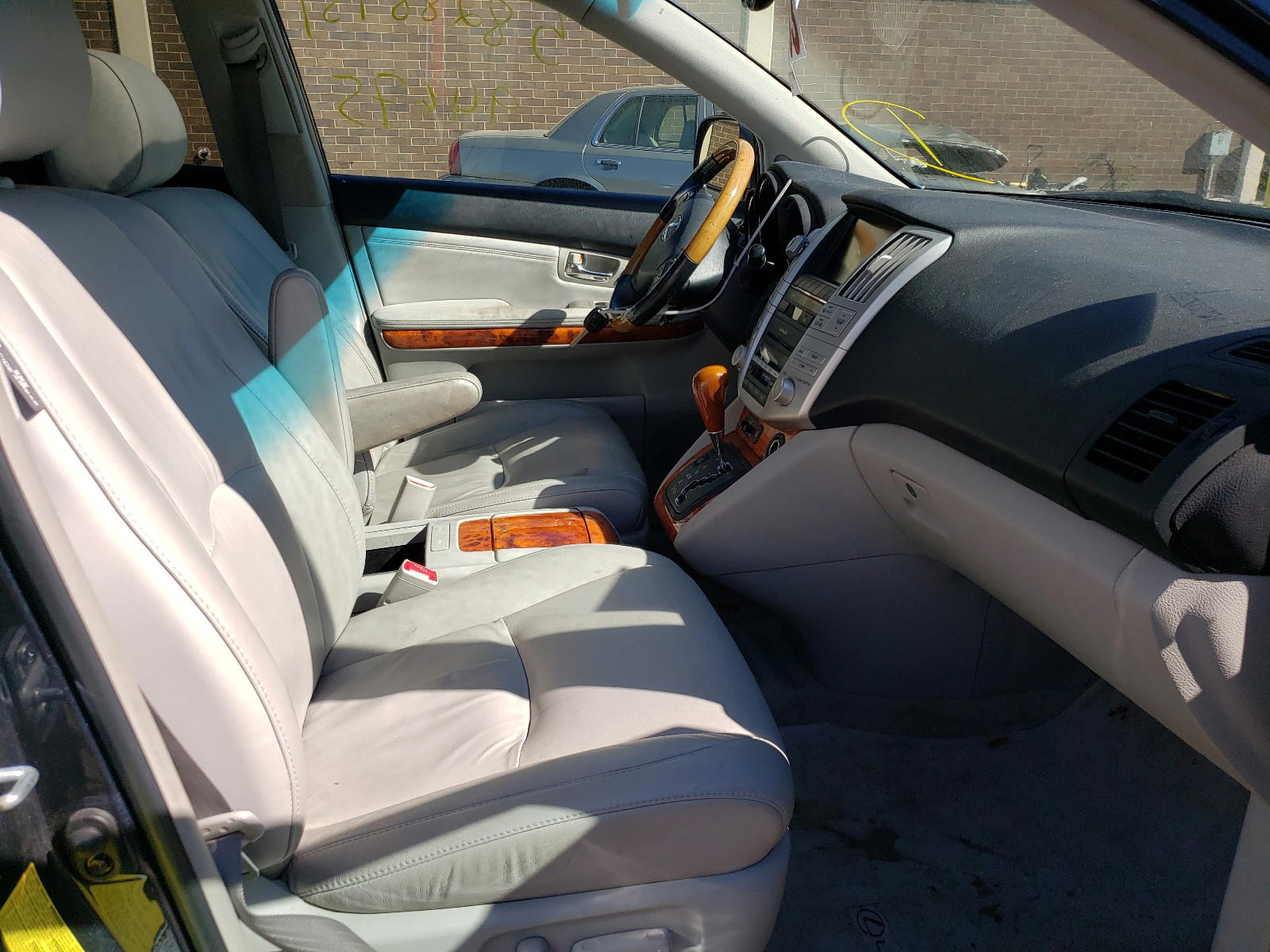 Photo 5 from auction – 2006 LEXUS RX 330 with VIN 2T2HA31U96C098507