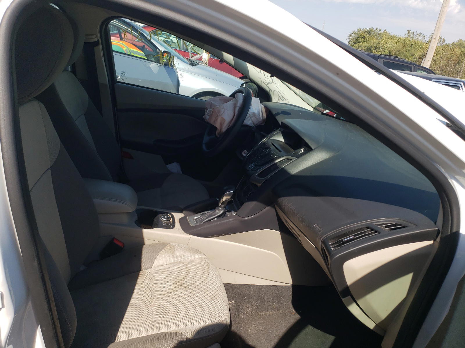 Photo 5 from auction – 2014 FORD FOCUS SE with VIN 1FADP3K28EL258419
