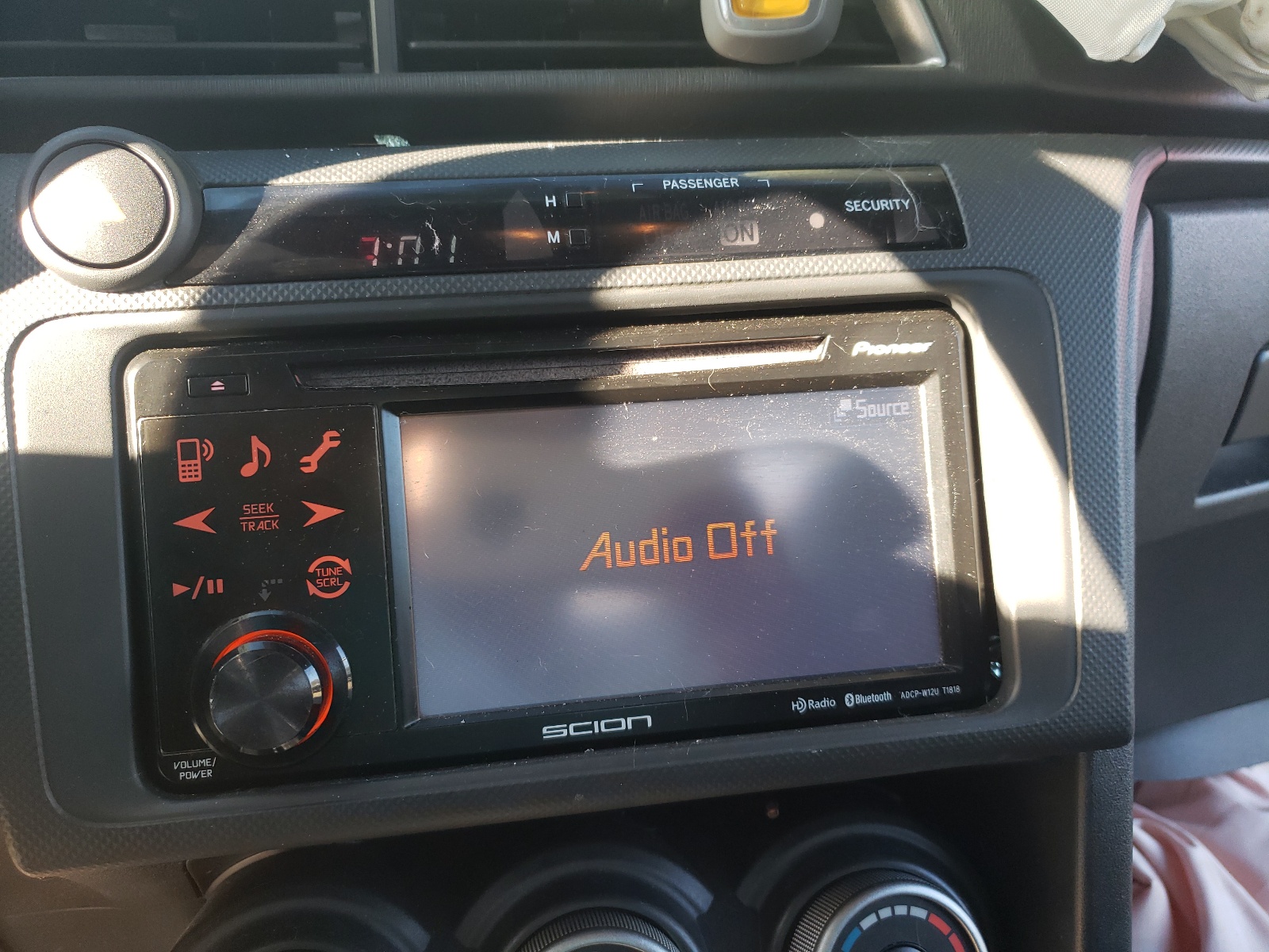 Zdjęcie 9 z aukcji – 2012 TOYOTA SCION TC z VIN JTKJF5C71C3041385