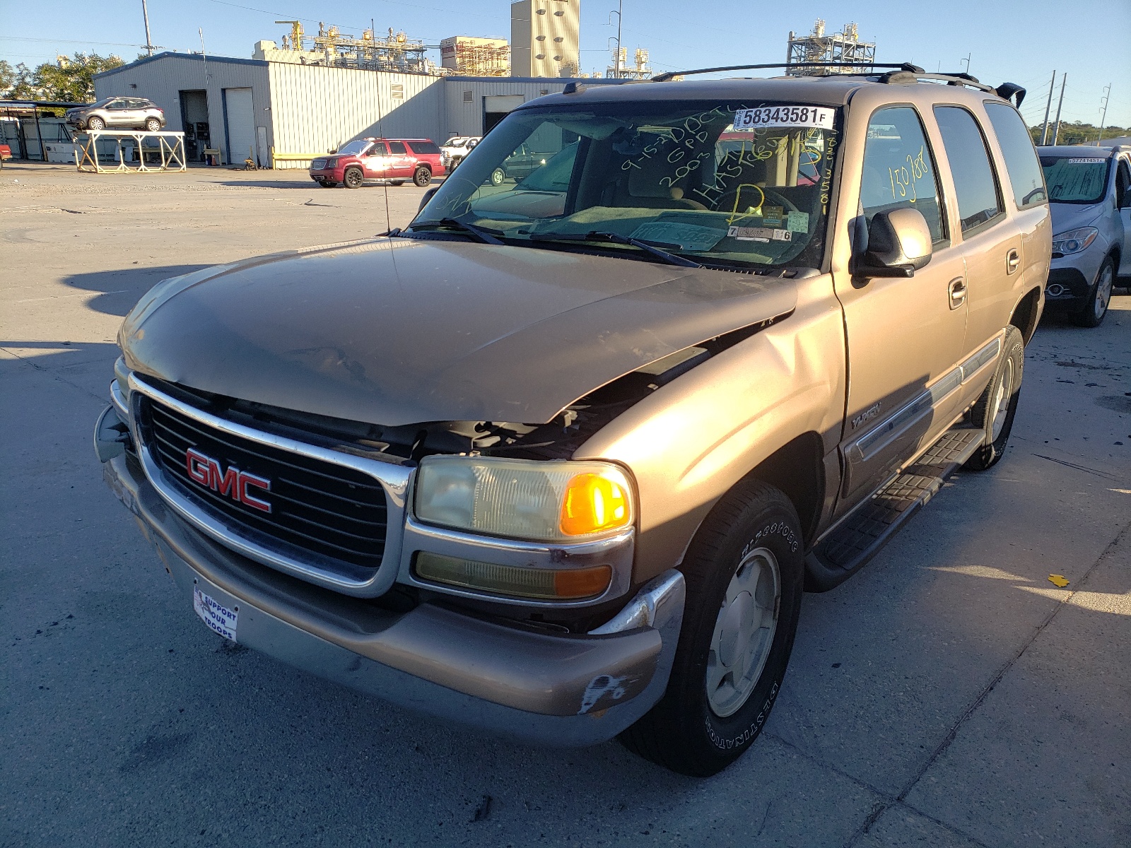 Photo 2 from auction – 2004 GMC YUKON with VIN 1GKEC13T74R116715