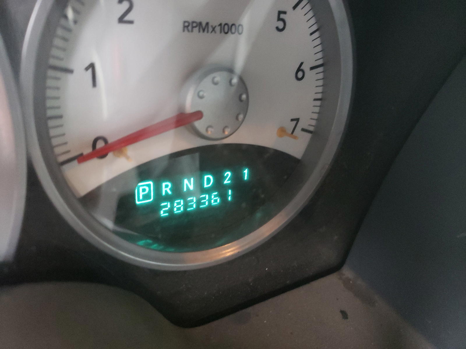 Photo 8 from auction – 2005 DODGE DURANGO SL with VIN 1D4HB48D35F502357