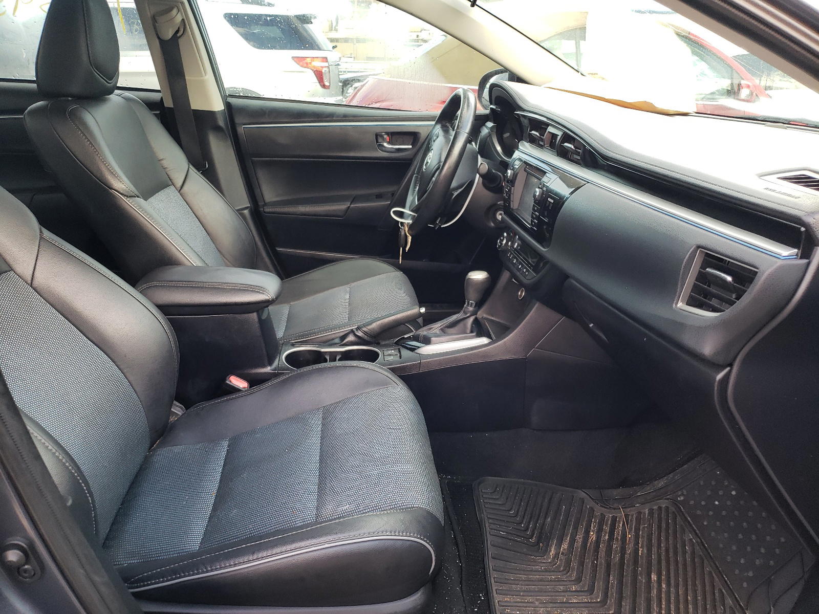 Photo 5 from auction – 2014 TOYOTA COROLLA L with VIN 2T1BURHE2EC139044