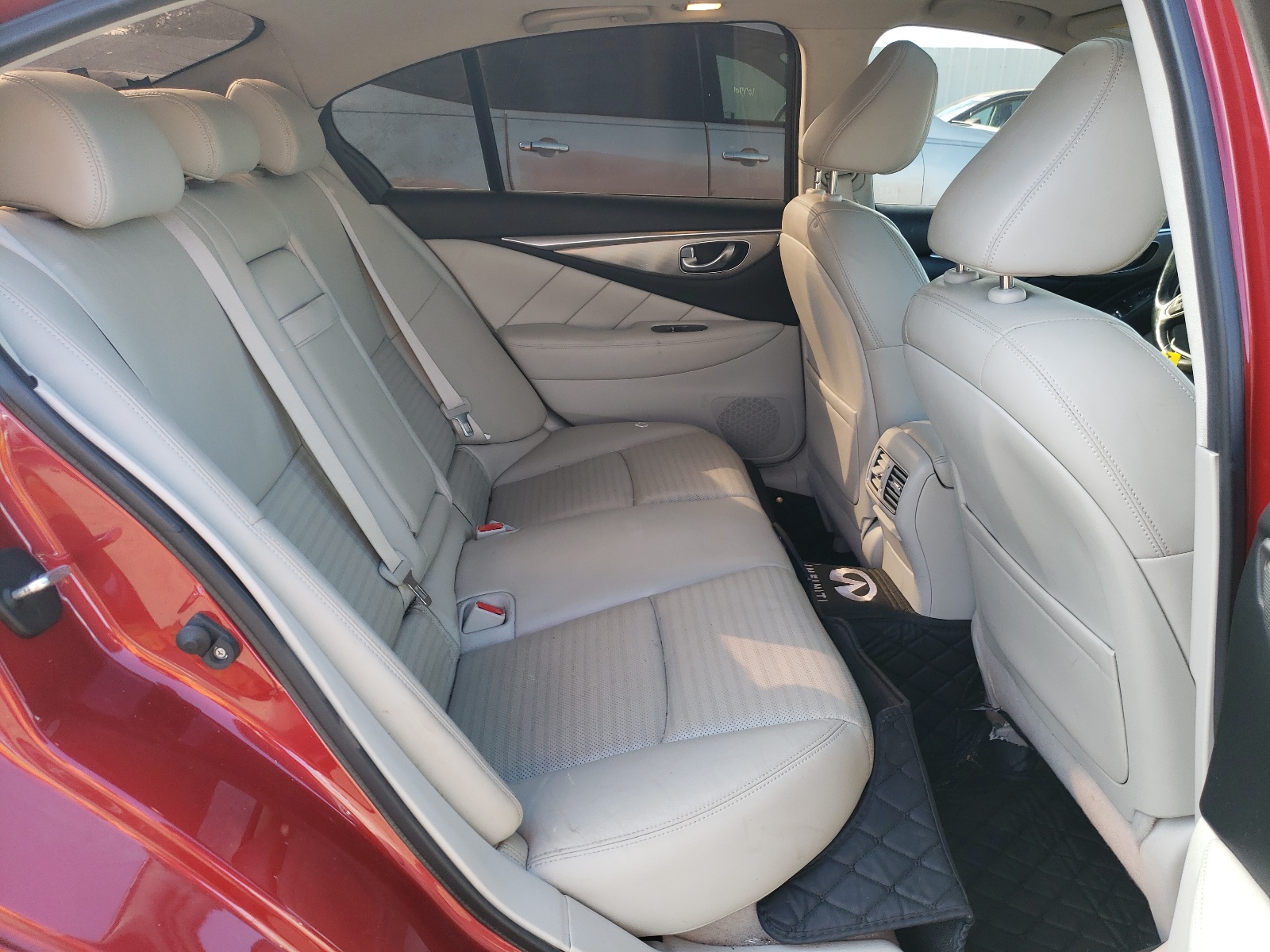 Photo 6 from auction – 2015 INFINITI Q50 BASE with VIN JN1BV7AR5FM403511