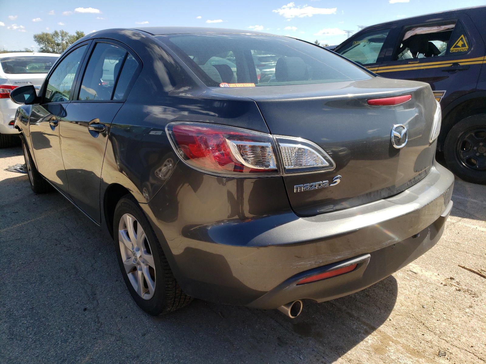 Photo 3 from auction – 2011 MAZDA 3 I with VIN JM1BL1VF0B1364211