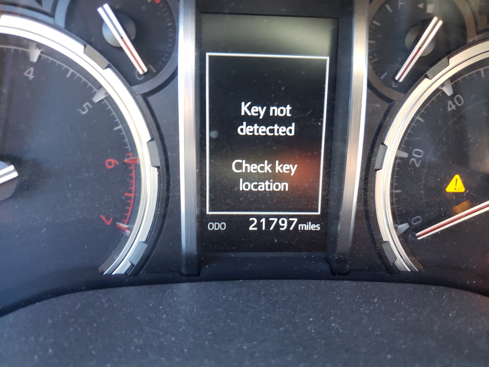 Photo 12 from auction – 2020 TOYOTA 4RUNNER SR with VIN JTEBU5JR8L5756475